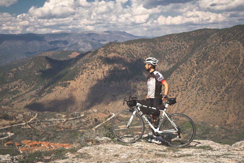 Biking on Cloud Nine: The Science Behind Cannabis and Improved Cycling Experiences
