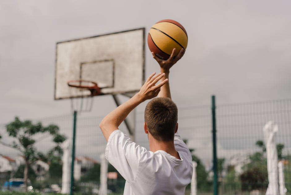 Bouncing Back: The Benefits Of Cannabis For Basketball Recovery And Injury Management