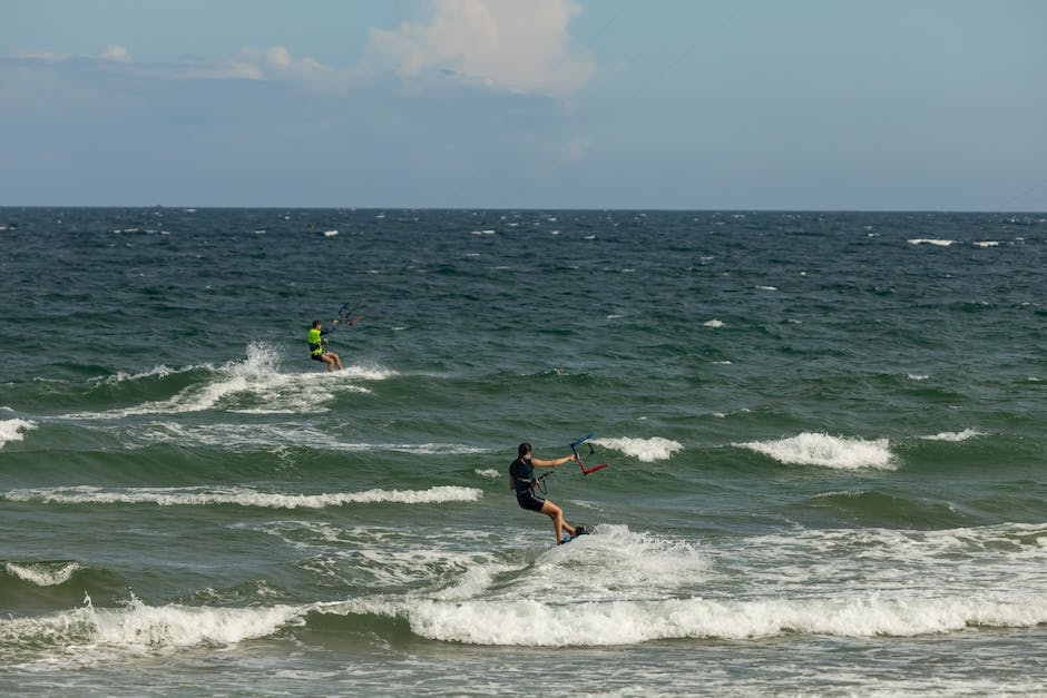 Catching Waves: The Bond Between Cannabis and Surfing for California Athletes