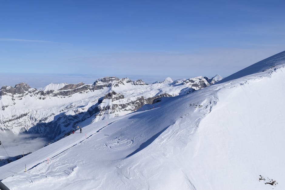 High Times at High Altitude: Cannabis-Friendly Ski Resorts in California