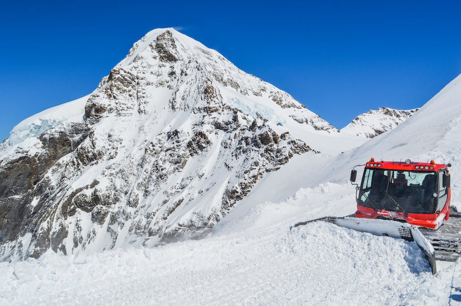 High Times at High Altitude: Cannabis-Friendly Ski Resorts in California