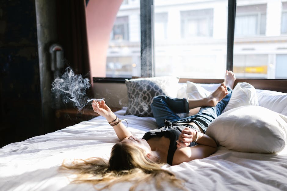 indoor vs outdoor cannabis in california understanding the differences and benefits photo 5
