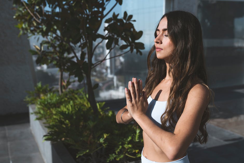 Cannabis and Meditation: How THC and CBD Can Support Mindfulness Practices